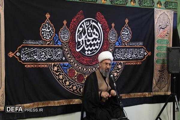 نهضت امام خمینی (ره) و انقلاب اسلامی، پرتویی از نهضت امام حسین (ع) و فرهنگ عاشوراست