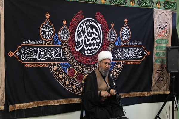 نهضت امام خمینی (ره)، پرتویی از نهضت امام حسین (ع) و فرهنگ عاشوراست