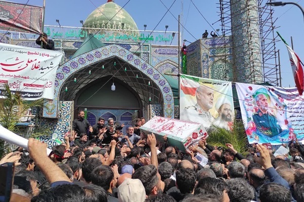 تشییع باشکوه پیکر شهید سردار «غلامعلی رشید» در دزفول