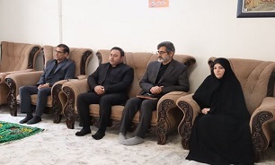 مدیرکل ارشاد لرستان با خانواده شهید «رضا رضایی» دیدار کرد + عکس