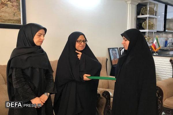 مدیرکل ارشاد لرستان با خانواده شهید «رضا رضایی» دیدار کرد + عکس