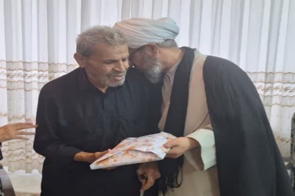 تجلیل امام جمعه دامغان از خادم الحسین(ع) «یوسف سیاه پوش»