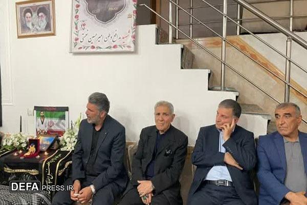 دیدار جمعی از مسئولان با خانواده شهید «امیرحسین نعمتی+ عکس