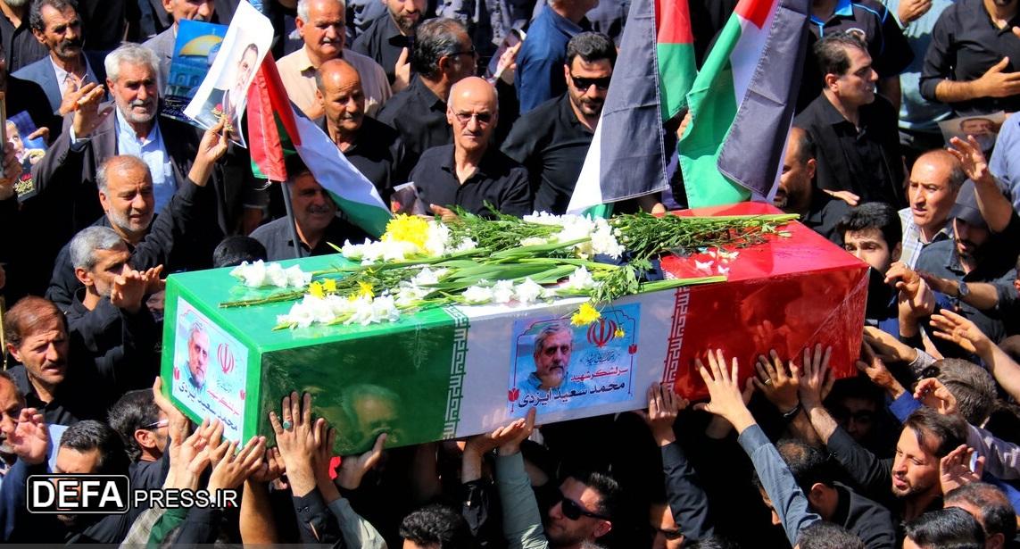 وداع باشکوه مردم قم با پیکر مسئول شاخه فلسطین نیروی قدس سپاه