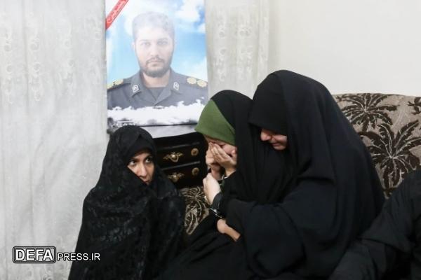 دیدار تولیت آستان قدس رضوی با خانواده‌های شهدای تجاوز رژیم صهیونی به میهن اسلامی در مشهد+ تصاویر