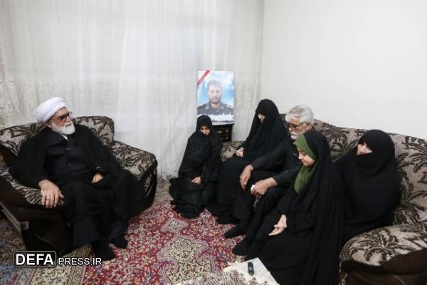 دیدار تولیت آستان قدس رضوی با خانواده‌های شهدای تجاوز رژیم صهیونی به میهن اسلامی در مشهد+ تصاویر