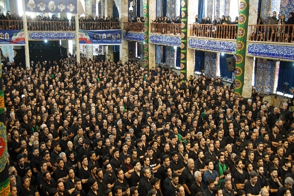 تصاویر/ همزمان با تاسوعای حسینی؛ بانگ «یا ابوالفضل» در حسینیه ایران طنین انداز شد