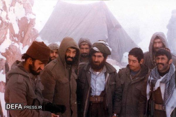 یادداشتی کوتاه به یاد حاج احمد متوسلیان فرمانده محبوب سپاه مریوان