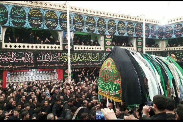 برپایی آیین سنتی ۲۰۰ ساله نخل گردانی در بهمن آباده