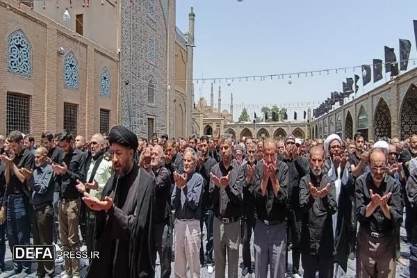 تجمع دستههای عزادار سیدالشهدا(ع) در امامزاده حسین(ع) قزوین/نماز ظهر عاشورا برگزار شد تجمع دستههای عزادار سیدالشهدا(ع) در امامزاده حسین(ع) قزوین/نماز ظهر عاشورا برگزار شد