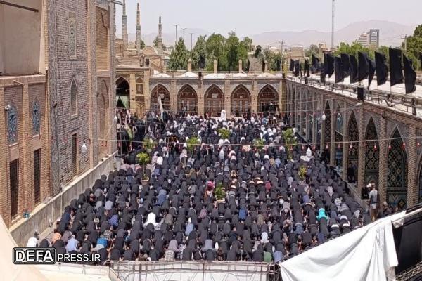 تجمع دستههای عزادار سیدالشهدا(ع) در امامزاده حسین(ع) قزوین/نماز ظهر عاشورا برگزار شد تجمع دستههای عزادار سیدالشهدا(ع) در امامزاده حسین(ع) قزوین/نماز ظهر عاشورا برگزار شد