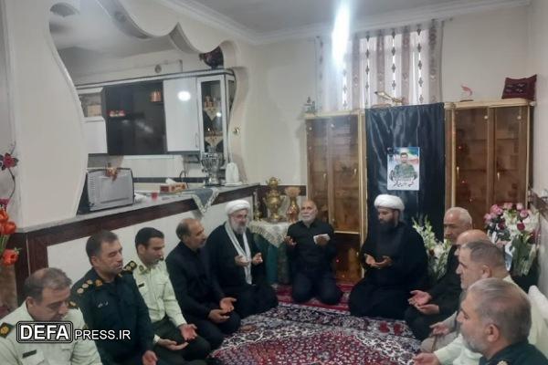 دیدار مسئولان شهرستان ملایر با خانواده شهید «هومن غیاثوند» + تصاویر