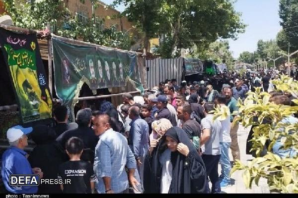 ۷۲ دیگ غذای نذری به نیت ۷۲ تن از شهدای کربلا در سنندج توزیع شد