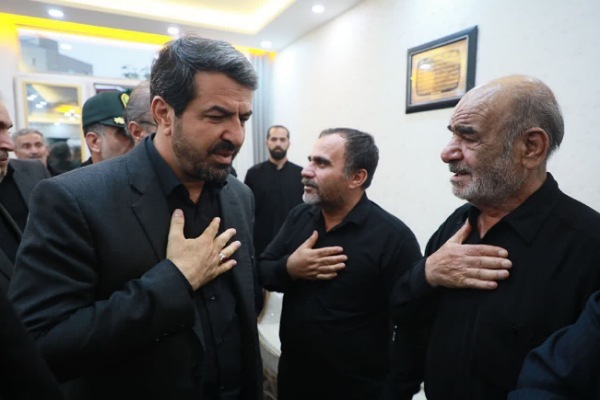 دیدار مسئولان استان همدان با خانواده شهید «عباس حیدری» + تصاویر