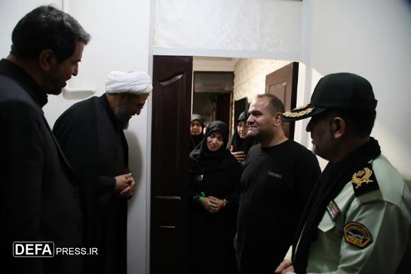 دیدار مسئولان استان همدان با خانواده شهید «عباس حیدری» + تصاویر