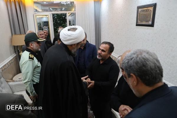 دیدار مسئولان استان همدان با خانواده شهید «عباس حیدری» + تصاویر