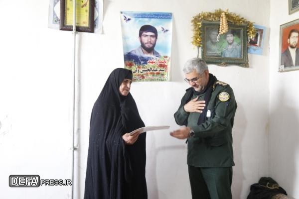 دیدار سرهنگ خواست خدایی با خانواده شهیدان «منصورزاده» و «ولی پور»