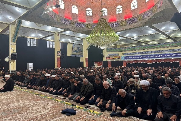 تصاویر/ نماز ظهر عاشورا به امامت نماینده ولی‌فقیه در استان کردستان اقامه شد