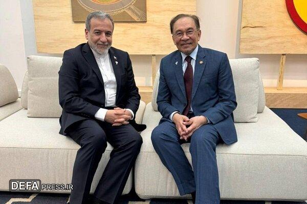 عراقچی با نخست وزیر مالزی دیدار کرد