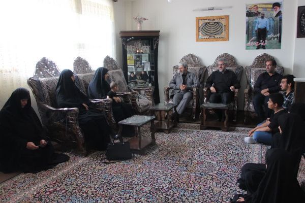 دیدار مسئولان حوزه علمیه خواهران با خانواده دو شهید حمله صهیونیستی کرمان+ تصاویر