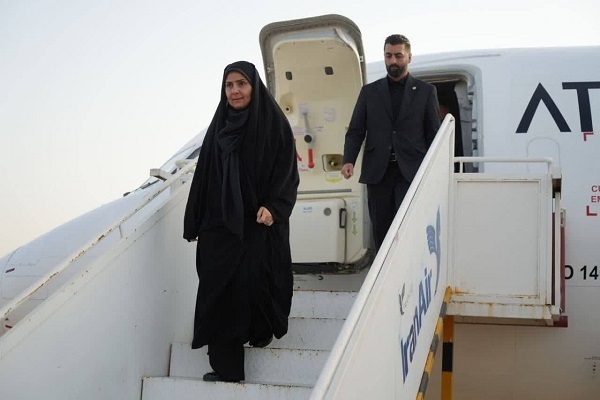 وزیر راه و شهرسازی وارد شهرکرد شد