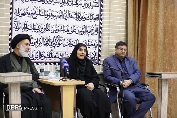 فرزانه صادق در ابتدای ورود به استان چهارمحال و بختیاری با نماینده‌ ولی‌فقیه در استان و امام‌جمعه شهرکرد دیدار کرد