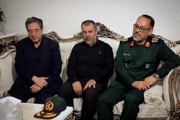 شهدا برگزیدگان خداوند متعال هستند