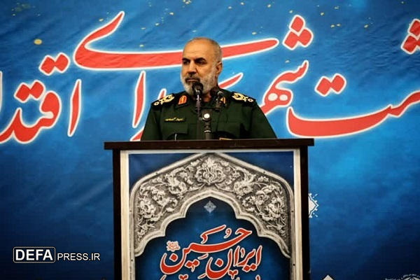تبعیت از ولایت فقیه، اتحاد ملت و تداوم راه شهدا رمز پایداری انقلاب است