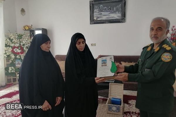 دیدار با خانواده شهید مدافع وطن «امید رمضانی حسن آباد »+ تصاویر