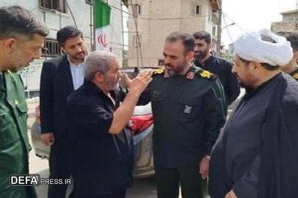 دیدار فرمانده سپاه گیلان با خانواده شهید دانشمند و مدافع وطن در آستانه اشرفیه