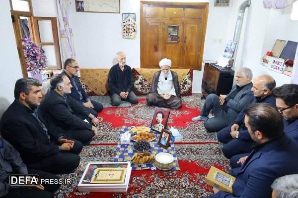 تکریم معاون توسعه مدیریت و منابع بنیاد شهید و امور ایثارگران کشور از خانواده شهید «باکوئی کتریمی»
