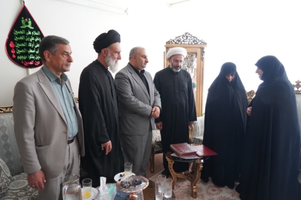 دیدار معاون بنیاد شهید با سه خانواده شهید تجاوز رژیم صهیونسیتی