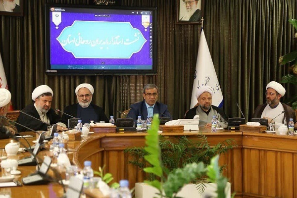 اظهارنظر‌های نسنجیده در جنگ ترکیبی بهانه به دست دشمن دهد