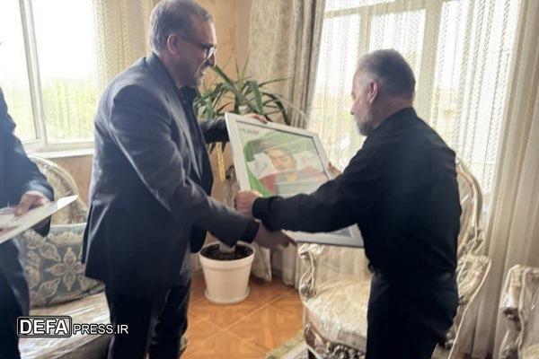دیدار معاون حقوقی و امور مجلس بنیاد شهید با خانواده شهدای حمله رژیم صهیونیستی در همدان + تصاویر