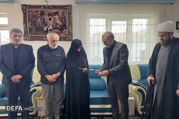دیدار معاون حقوقی و امور مجلس بنیاد شهید با خانواده شهدای حمله رژیم صهیونیستی در همدان + تصاویر