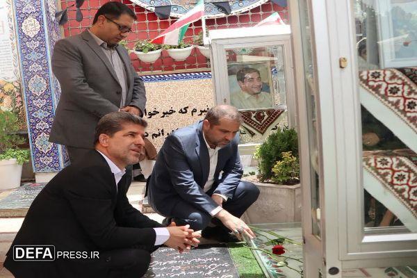 ادای احترام مسئولان وزارت ورزش و جوانان به شهیدان گلزار کرمان+تصاویر