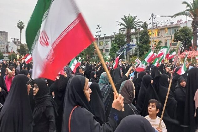 فیلم/ اجتماع باشکوه مردمانِ دیار میرزا در محکومیت حمله آمریکا به ایران