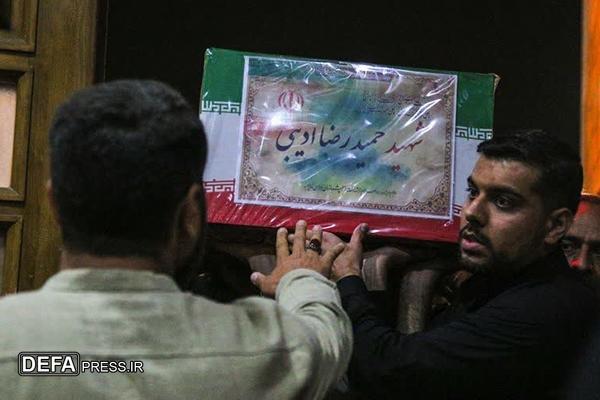 وداع باشکوه با پیکر پاک شهید مدافع وطن حمیدرضا ادیبی در هیئت انصار الامام(ره) کرج
