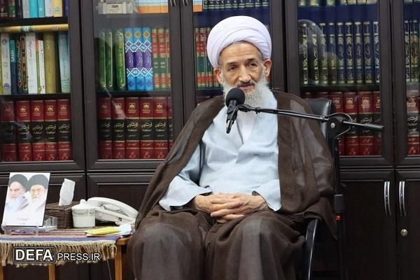 آیت الله محمدی لائینی: بینی آمریکا را به خاک می‌مالیم
