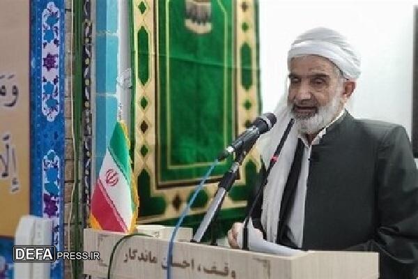 امام جمعه سنندج با انتقاد از نابسامانی بازار از دولت‌مردان خواست معیشت مردم را دریابند