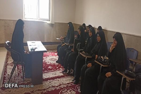 کارگاه آموزشی تدوین کتاب حوزه دفاع مقدس ویژه خواهران طلبه شهرستان فاروج برگزار شد