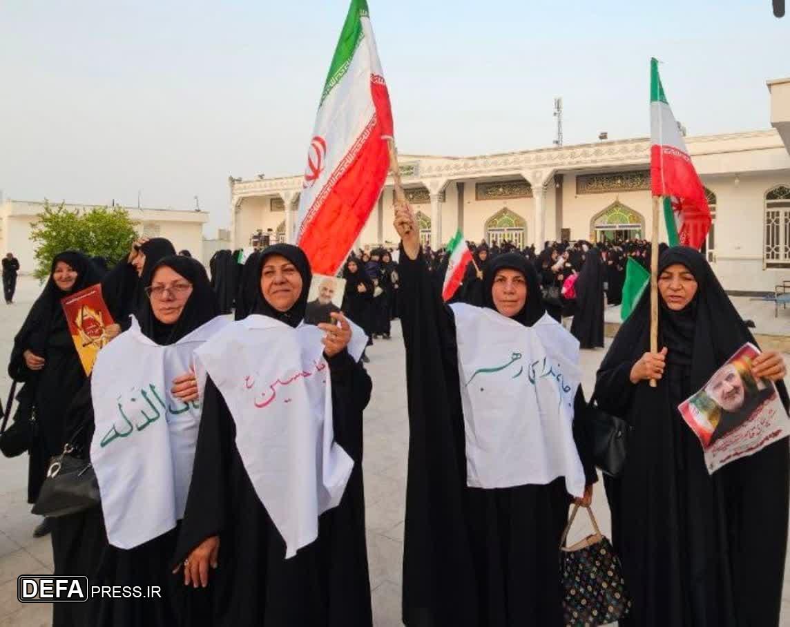 فیلم/ بانوان لامردی در اجتماع زینبیون در حمایت از رهبر انقلاب کفن‌ پوشیدند
