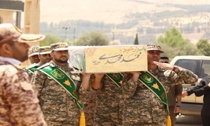فیلم/ رجز خوانی همرزم شهید محمد محمدی زرین چغا در مراسم تشییع این شهید والا مقام