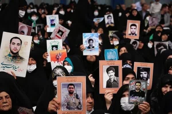 بانوی ایرانی با حجاب اسلامی پرچمدار هویت و عزت جامعه می‌شود