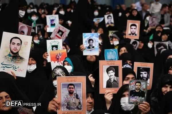 بانوی ایرانی با حجاب اسلامی پرچمدار هویت و عزت جامعه می‌شود