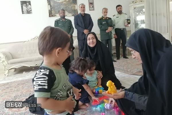 مدیر کل حفظ آثار خراسان جنوبی با خانواده شهید نادی دیدار کردند