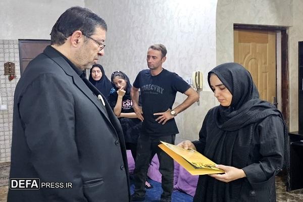 دیدار مدیرکل حفظ آثار دفاع مقدس و مقاومت از خانواده شهید «رضایی روشن» + تصاویر