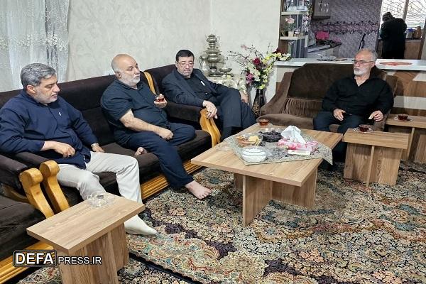دیدار مدیرکل حفظ آثار دفاع مقدس و مقاومت از خانواده شهید «رضایی روشن» + تصاویر