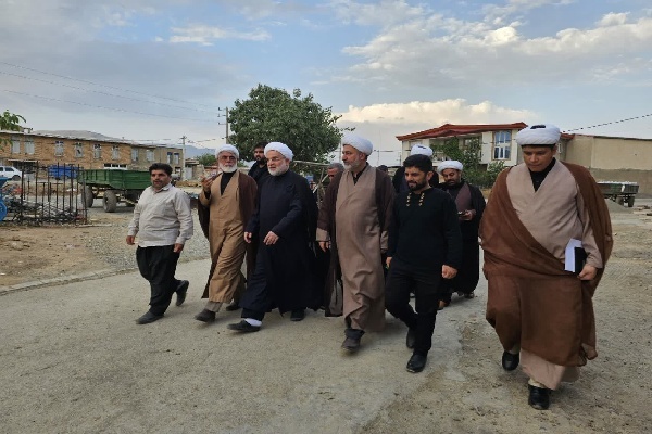 تصاویر / حضور صمیمی نماینده ولی فقیه استان کردستان در جمع مردم شهرستان کامیاران