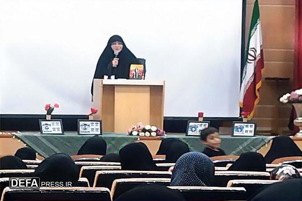 حجاب سیلی بر چهره استکبار جهانی است